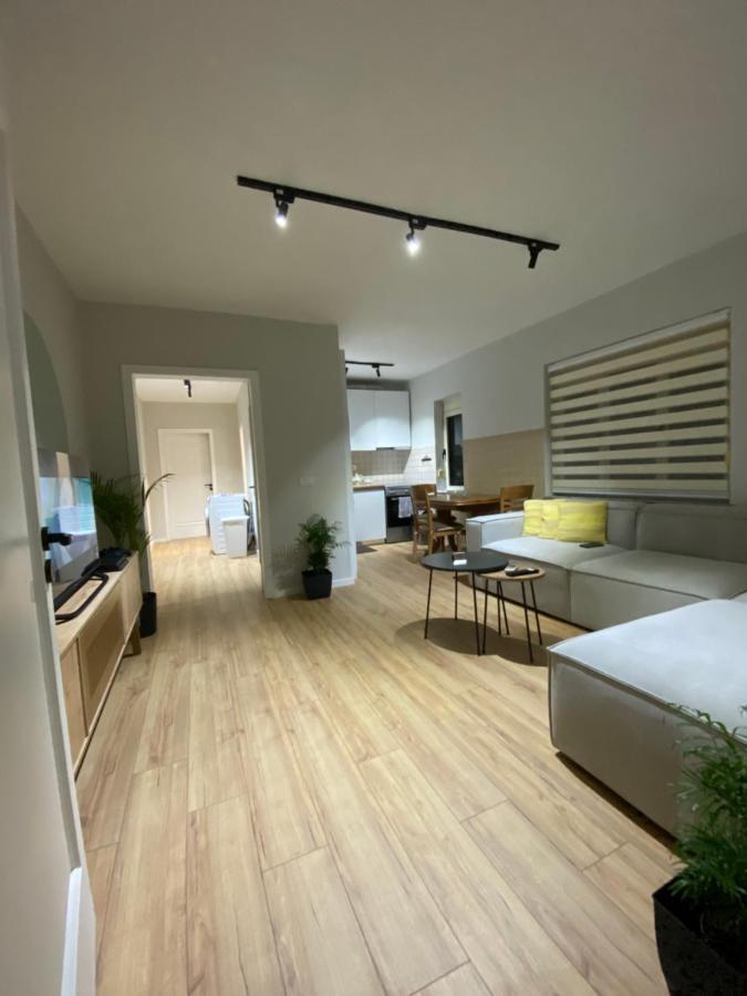 Ferienwohnung Lucas Downtown Tirana Exterior foto