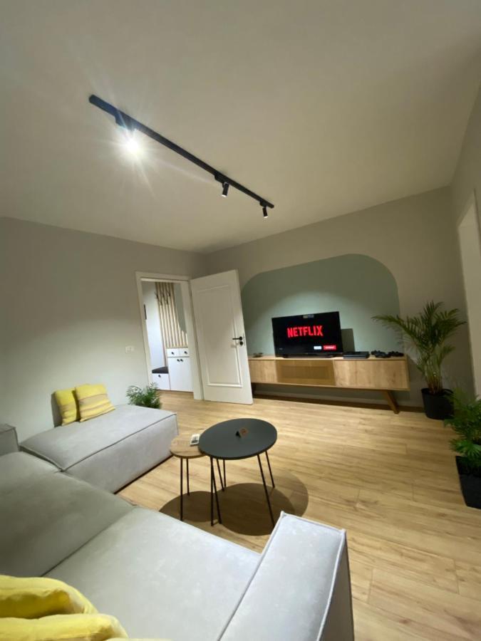 Ferienwohnung Lucas Downtown Tirana Exterior foto